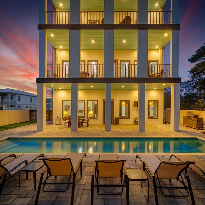 Wander Miramar Heights
